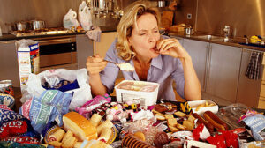 Read more about the article How to Break Free from Emotional Eating: Watch the Pounds Melt Away!